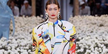 不限于聯(lián)名 藝術(shù)家正越來越深入地滲透時(shí)尚業(yè)